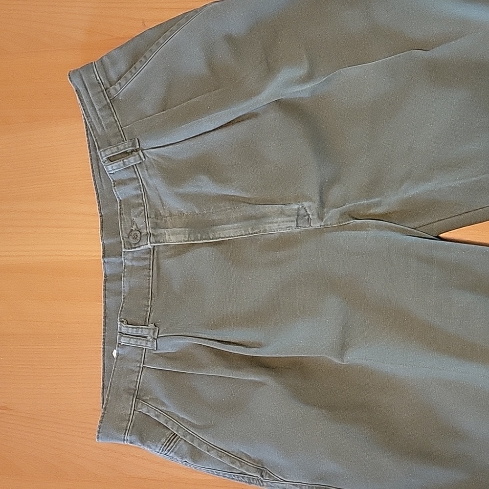 Levi's Dockers - W36 L30 - olive green